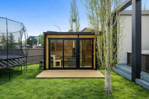 Luxury Haven | Pool | Hot Tub & Sauna |Outdoor BBQ
