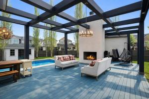 Luxury Haven | Pool | Hot Tub & Sauna |Outdoor BBQ