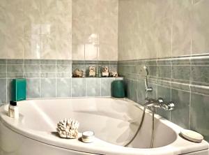 Luxury suite arc de triomphe 130sqm