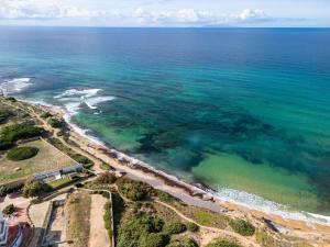 Apartment with veranda and private parking img24