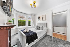 3BR Watford Home - Contractors, 5 Mins to Harry Potter Studio & Trains - WiFi, Smart TV & Garden