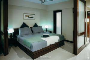 Admiral Cove Marina View Suite