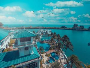 Admiral Cove Marina View Suite