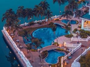 Admiral Cove Marina View Suite