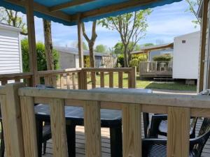Mobil-home Cosy pour 2 Pers, Terrasse - API-1-52-1713