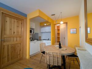 Charmant Appartement au Cœur du Puy-en-Velay - FR-1-582-544