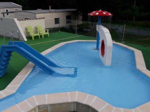 Mobil-home Confort pour 6 pers. à Chazelles-sur-Lyon - API-1-52-1666