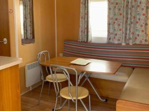 Mobil-home avec Terrasse pour 4 Personnes - API-1-52-1685