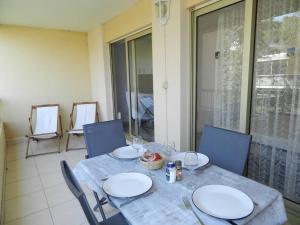 Appartement Moderne 2 pièces à Bormes - Terrasse et Parking - FR-1-251-925