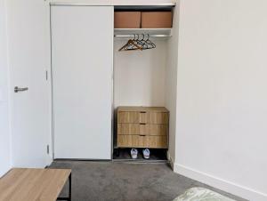 Fully Equipped Shadowplay Apartment