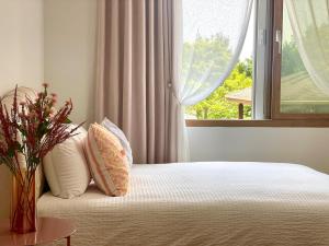 동홍별장 Fantastic Tangerine Orchard, Hallasan View, Private Villa for One Team Only, Large BBQ, Toddler Hot Spring Pool, Large Family, Top Rated Location