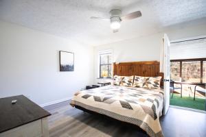 Birds Nest near Dollywood, Island, LeConte