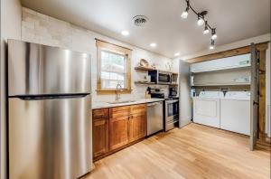 Cedar Shire near Dollywood, Island, LeConte