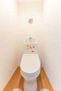 4 min to Namba by subway, 5 min walk to station, Japanese style, 2 toilets,2 tatami bedroom,2-5 people