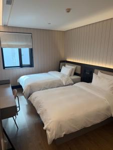 Hanting Hotel Suzhou Guanqian Street Chayuanchang Metro Station