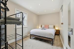 Modern Bright Apartment Near Victoria Station