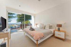 Breeze 2 Beach Front Apartment Prime Location