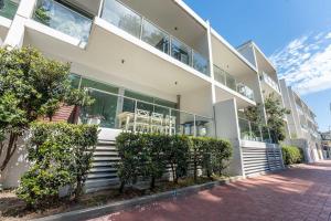 Breeze 2 Beach Front Apartment Prime Location