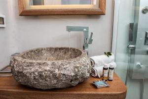 Junior Suite with Outdoor Hot Tub and Caldera View