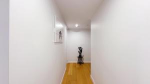 Box Hill Splendid View 2B Apt by GoodLive