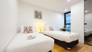 Box Hill Splendid View 2B Apt by GoodLive