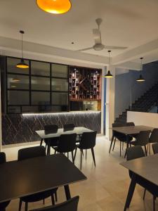 Ceylon Lodge - Airport Transit Hostel