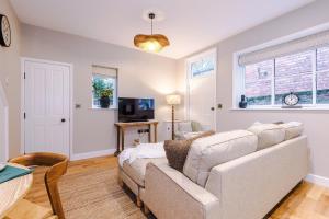 Cathedral Mews - Close to the Cathedral