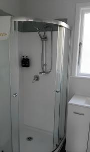 3 bedroom house including 4 double, 1 single, and 1 sofa bed