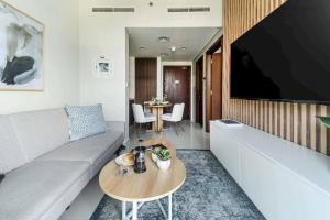 Frank Porter - Reva Residence