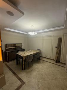 Spacious 2 bedroom Apartment Secure Tower Parking