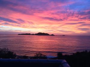 Laxmi Villa Great Sunsets Pool Walk to Beach