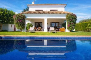 VILLA DEL MAR- Private swimming pool next to the beach
