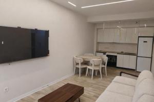 Signature Comfort Studio, Garden Hills