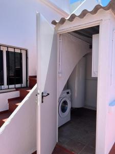 Seahomes Vacations - CentralVillage House at Beach