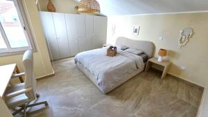 Warm Design 3BR, Beach 7-min walk, Peaceful