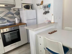 A un paso de peatonal del Balcón de Europa!