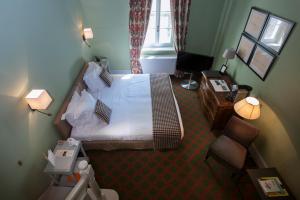 Double Room (2 Adults + 1 Child ) room in Mas De Peint - Les Collectionneurs