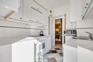 Executive Knightsbridge Apartment