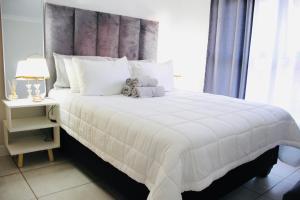 The Blyde Crystal Lagoon Exclusive Apartment