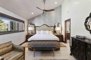 Cozy Ski Condo with Private Hot Tub condo