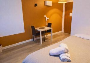 Stylish City Escape near Cavern Quarter sleeps 4