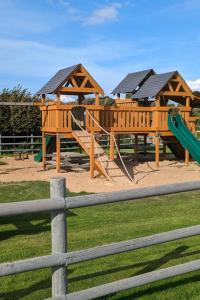 Bude Coastal Retreat - 3 Bedroom Holiday home