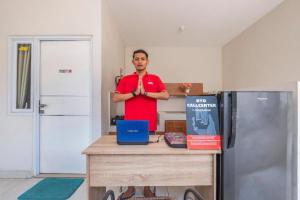 OYO Living 1877 Side Corner