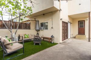 Relax in Stylish 3BR with Fire Pit Gym and Parking