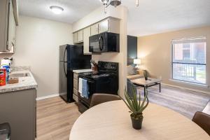 Landing Spectacular 1BD Gym Clubhouse