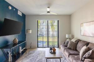 Landing Stylish 1BD Clubhouse Gym