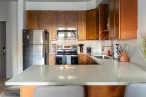 Landing Incredible 1BD Gym Pool