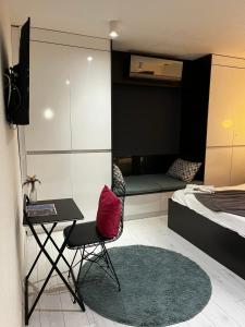Wild Pear Old Town boutique accommodation