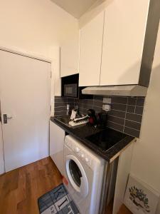 Earls Court and Central Studio Flat