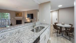 Landing Incredible 3BD Yoga Studio Gym